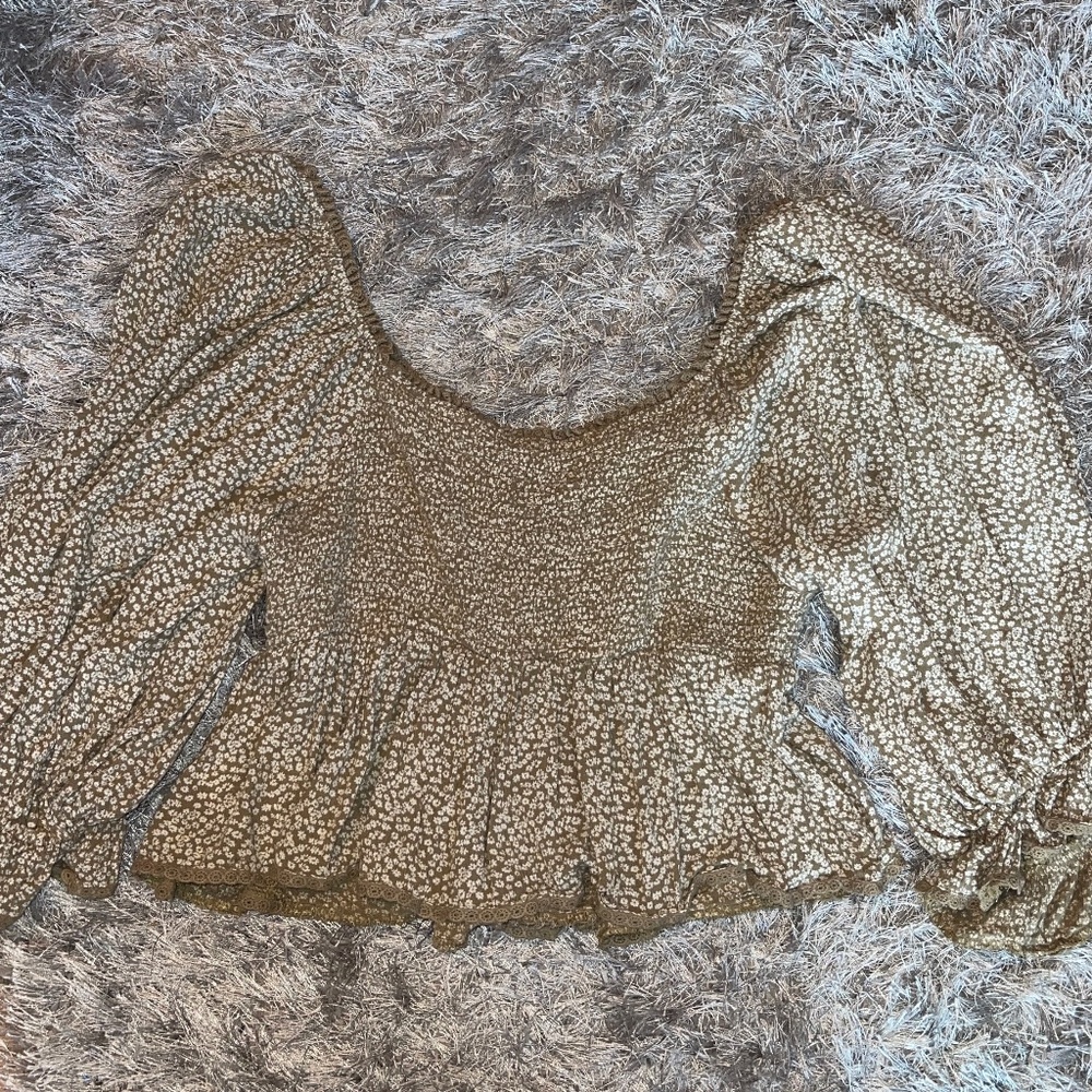 Free People Smocked Cropped Long Ruffled Sleeve Top Size Large - Picture 6 of 6